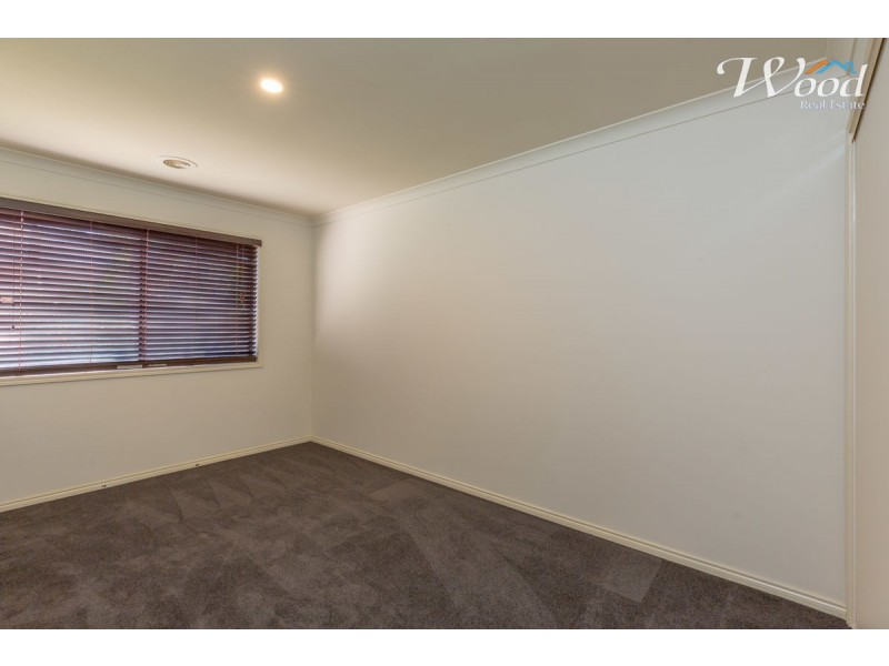 31 Chafia Place, Lavington NSW 2641