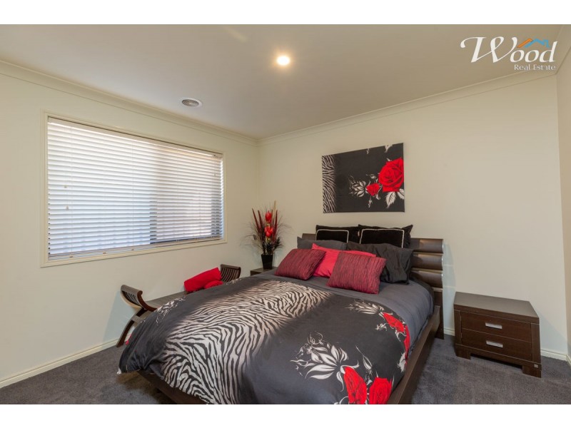 31 Chafia Place, Lavington NSW 2641