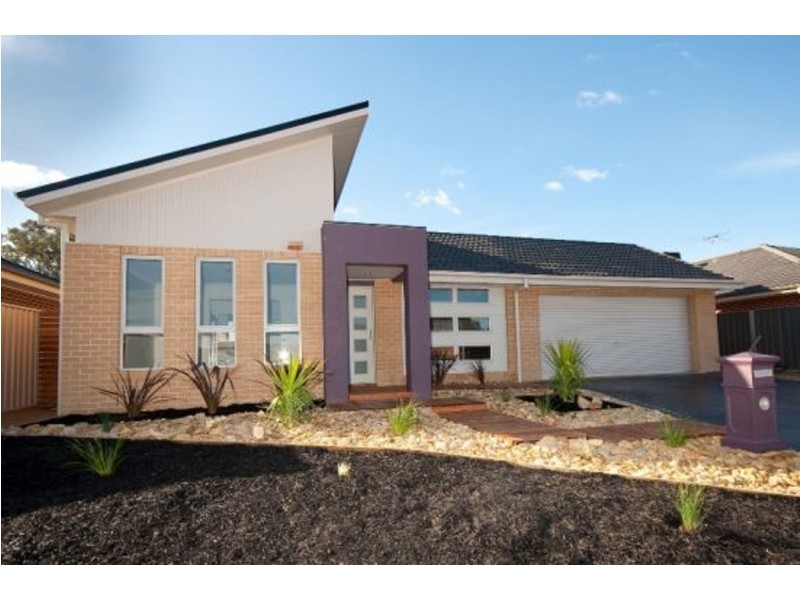 4 Willaroo Street, Thurgoona NSW 2640