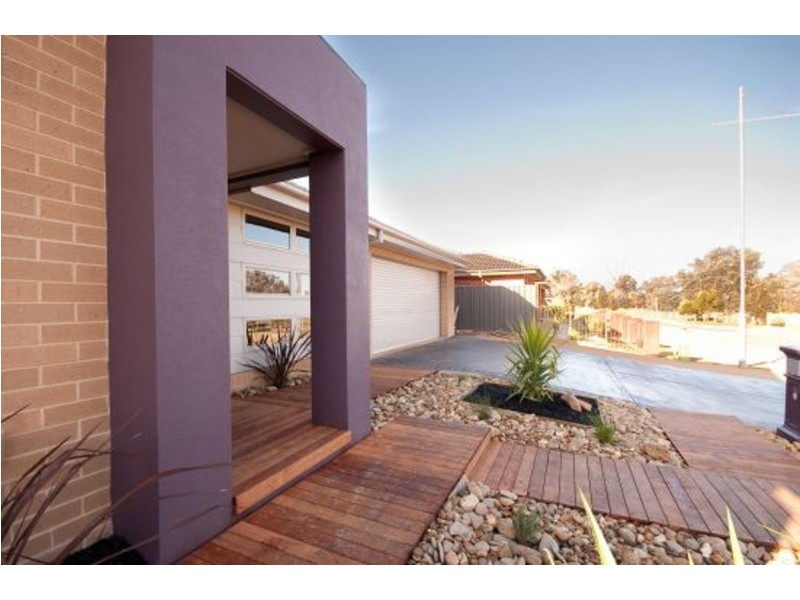 4 Willaroo Street, Thurgoona NSW 2640