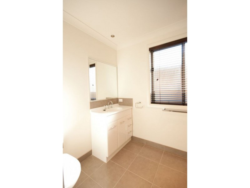 4 Willaroo Street, Thurgoona NSW 2640