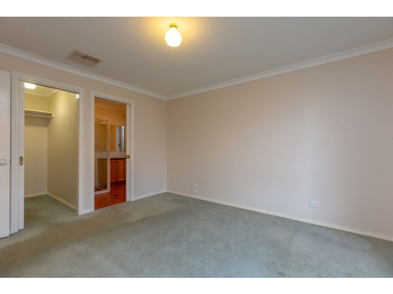 34 Norman Way, Thurgoona NSW 2640