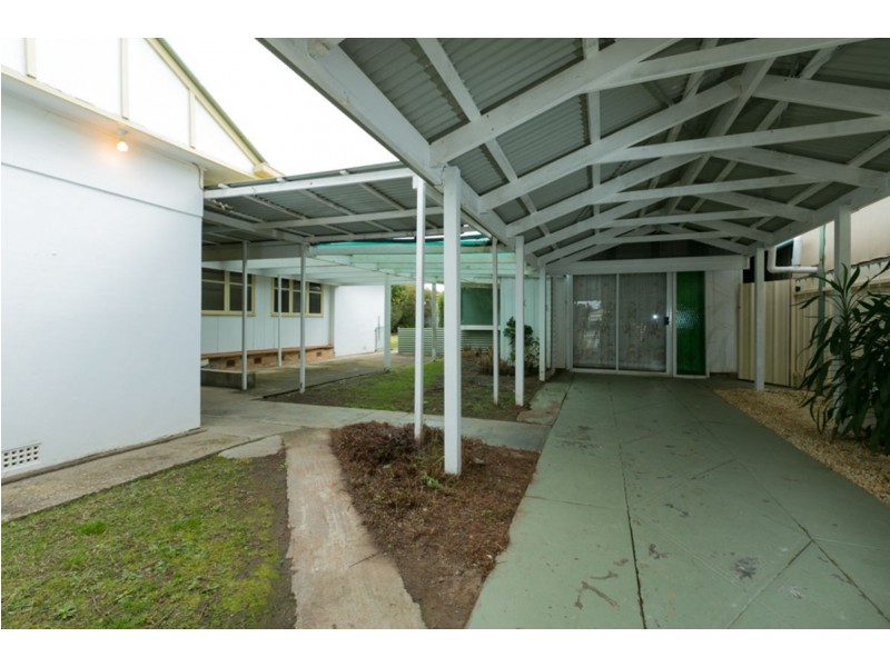 431 Bownds St, Lavington NSW 2641