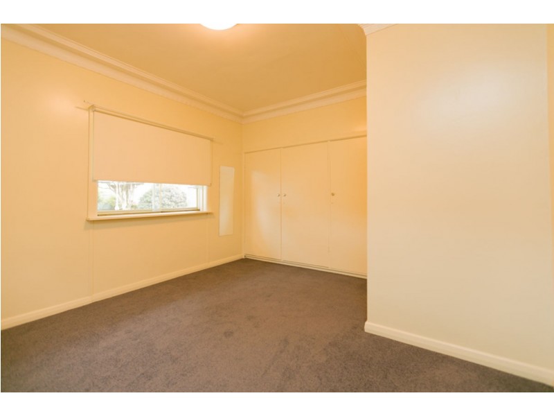 431 Bownds St, Lavington NSW 2641