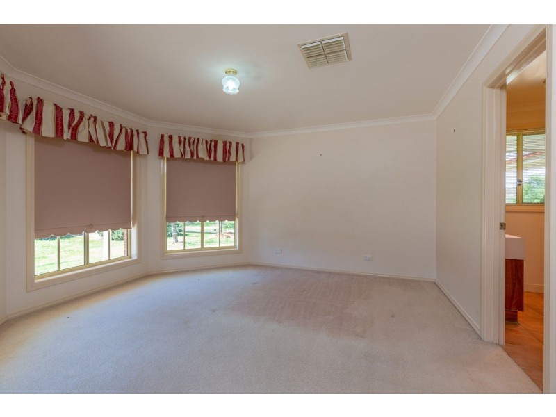 21 The Dale, Thurgoona NSW 2640