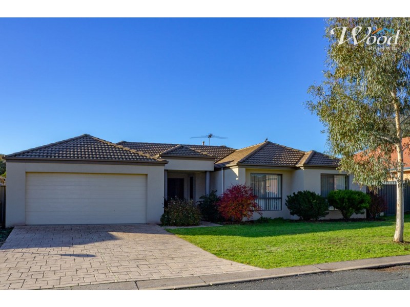 104 Hotham Circuit, Thurgoona NSW 2640