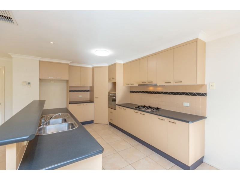 104 Hotham Circuit, Thurgoona NSW 2640