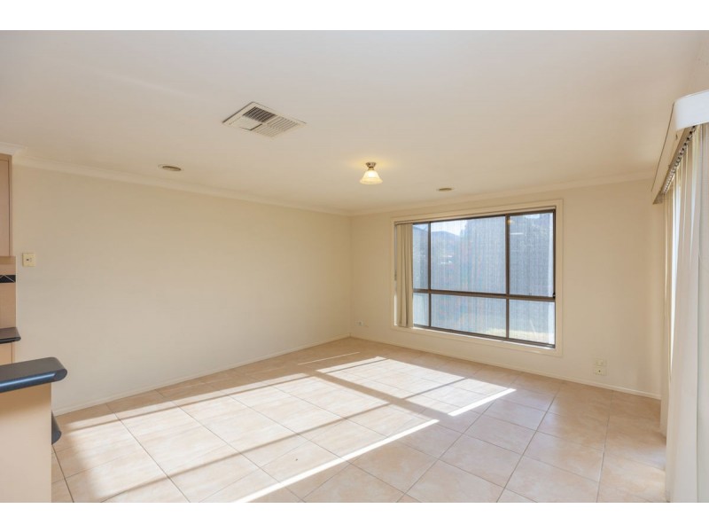 104 Hotham Circuit, Thurgoona NSW 2640