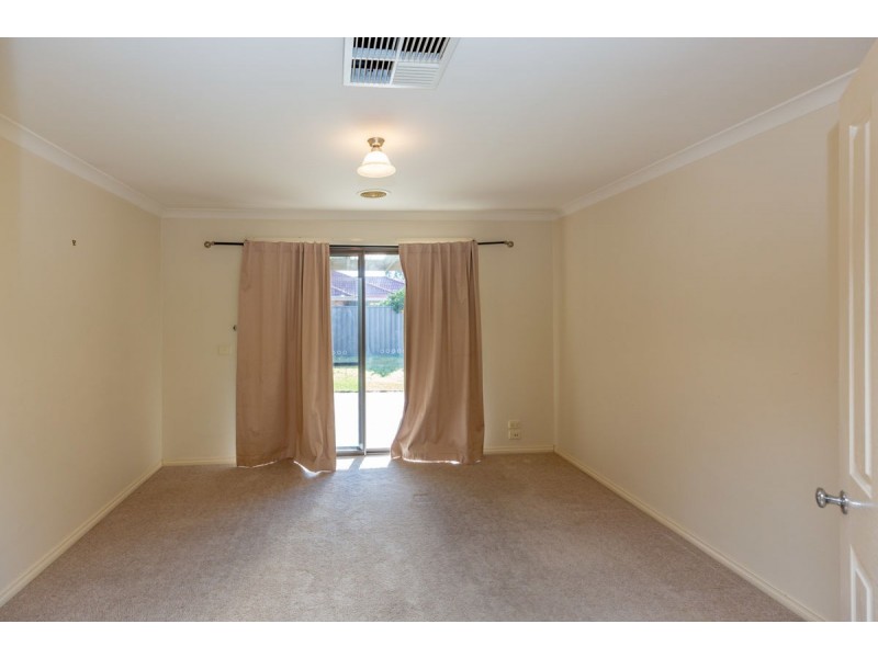 104 Hotham Circuit, Thurgoona NSW 2640