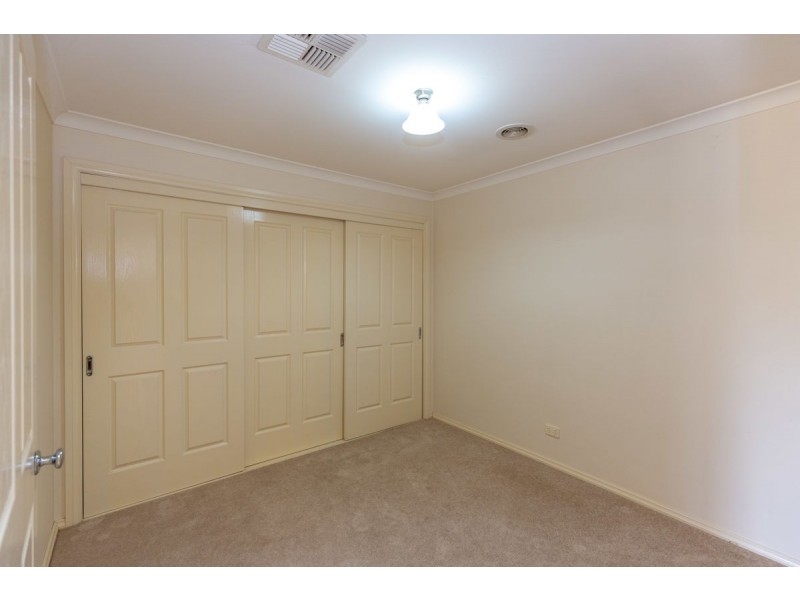 104 Hotham Circuit, Thurgoona NSW 2640