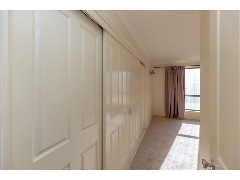 104 Hotham Circuit, Thurgoona NSW 2640