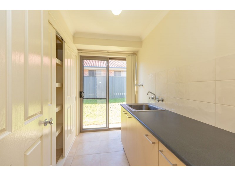 104 Hotham Circuit, Thurgoona NSW 2640