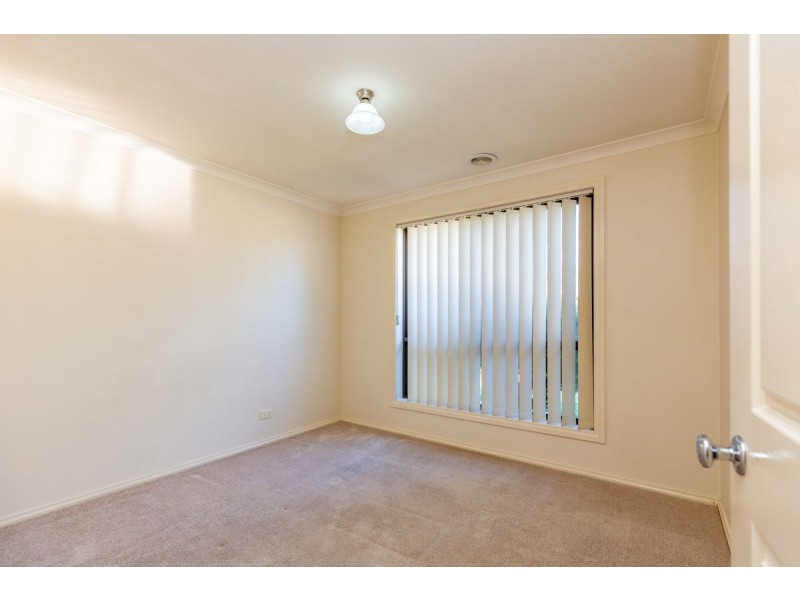 104 Hotham Circuit, Thurgoona NSW 2640