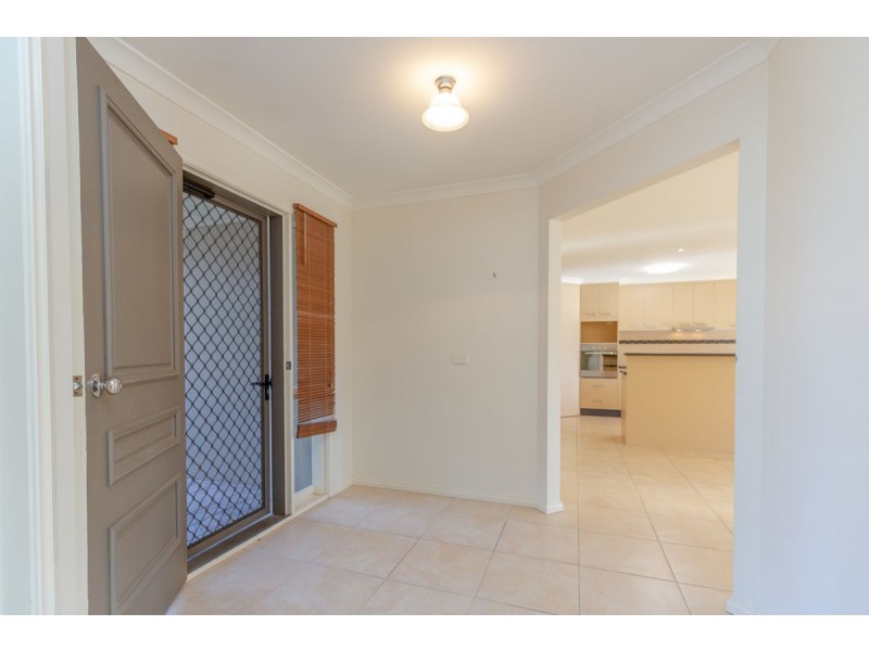 104 Hotham Circuit, Thurgoona NSW 2640