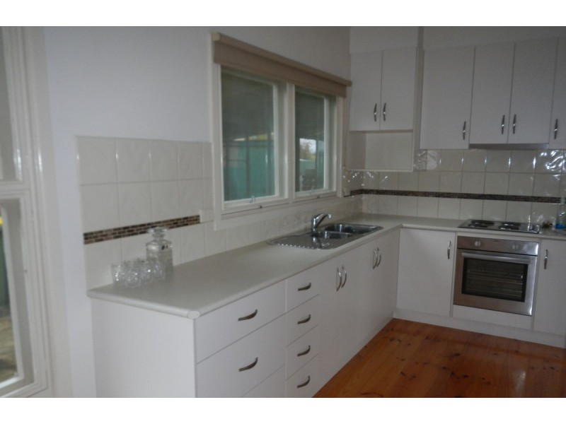 589 Whinray Crescent, East Albury NSW 2640