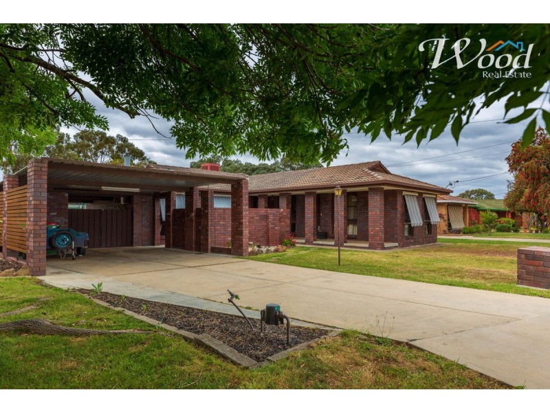 562 Iluka Crescent, Lavington NSW 2641