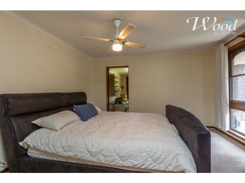 562 Iluka Crescent, Lavington NSW 2641