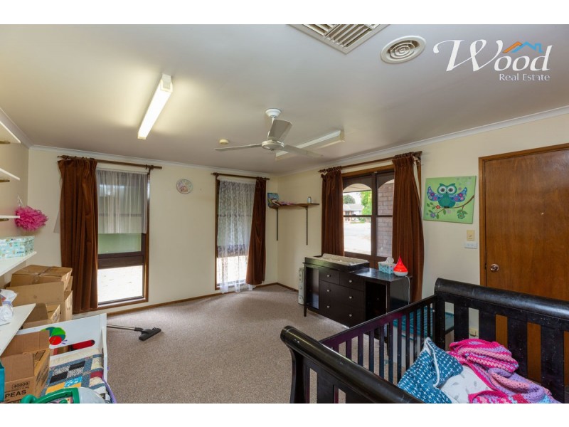 562 Iluka Crescent, Lavington NSW 2641