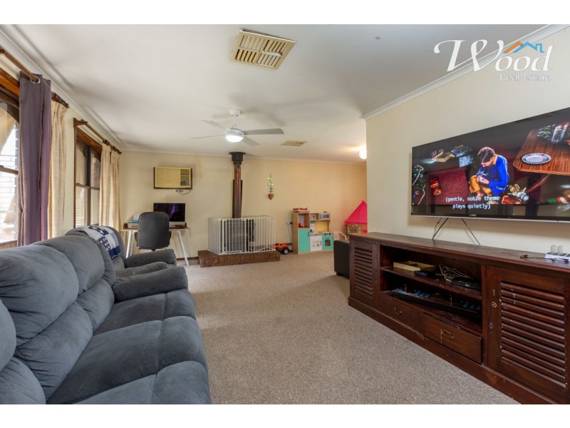 562 Iluka Crescent, Lavington NSW 2641