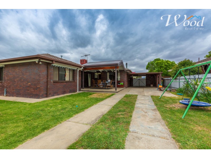 562 Iluka Crescent, Lavington NSW 2641