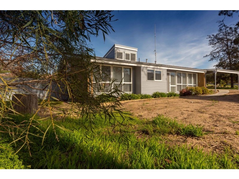 23 Kosciuszko Road, Thurgoona NSW 2640