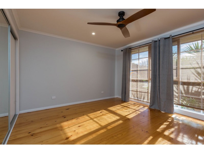 325 Haines Court, Lavington NSW 2641