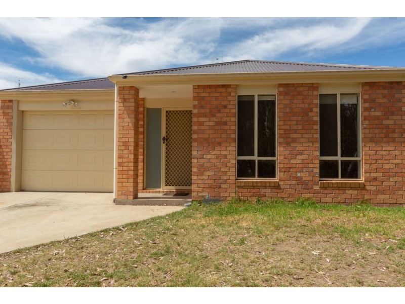 16 O’Shea Street, Lavington NSW 2641