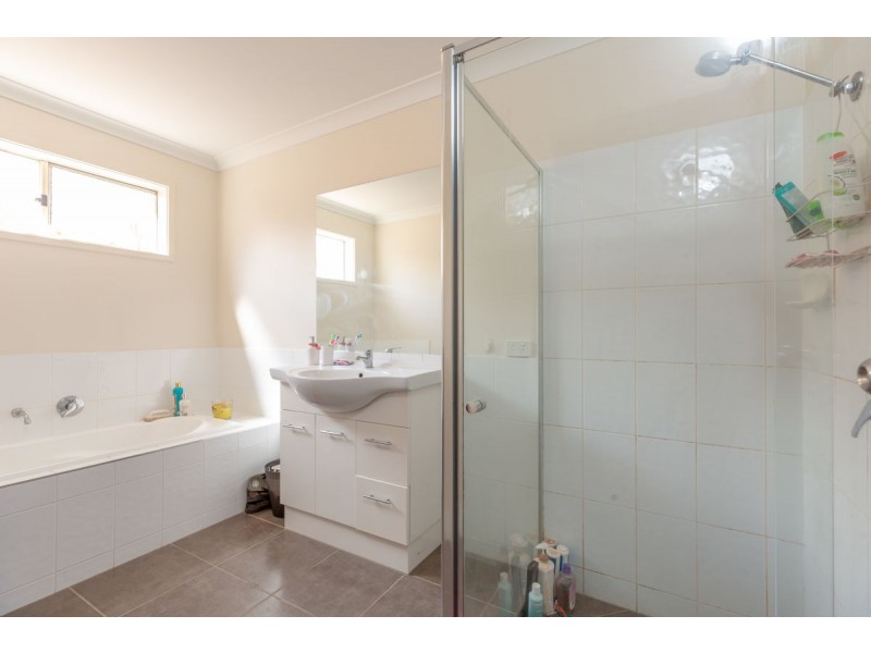 16 O’Shea Street, Lavington NSW 2641