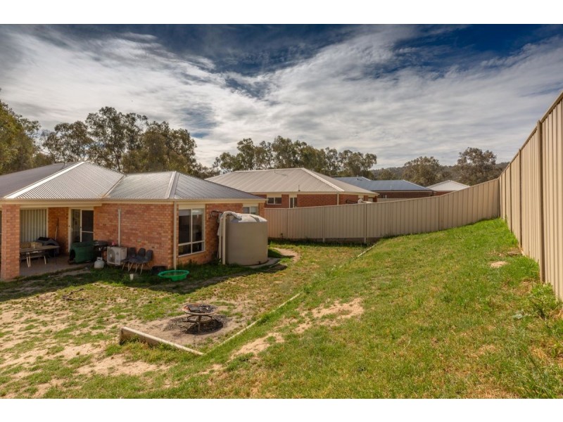 16 O’Shea Street, Lavington NSW 2641