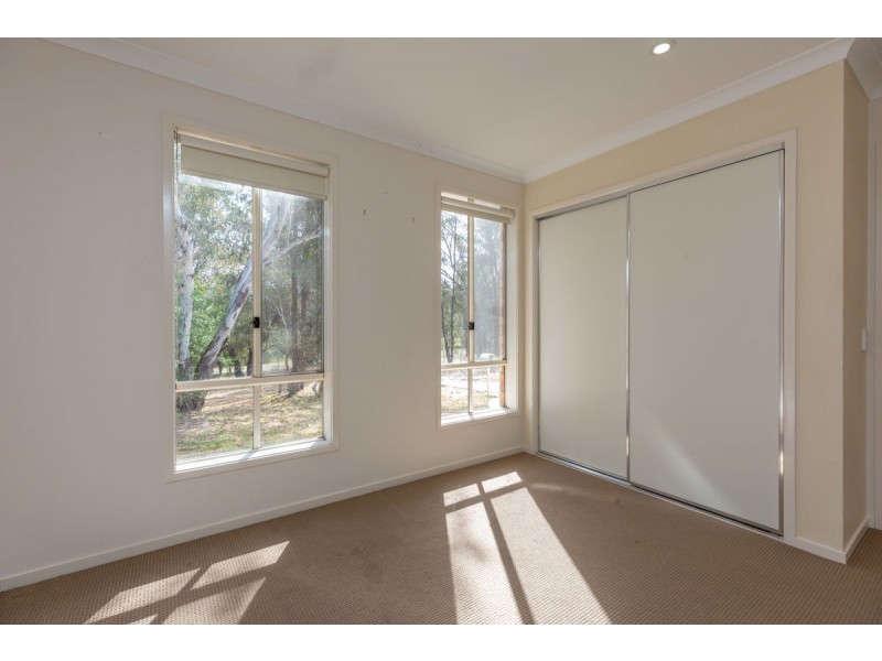 16 O’Shea Street, Lavington NSW 2641