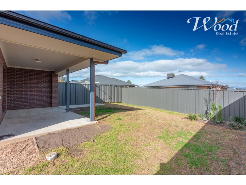 22A Paddlesteamer Court, Thurgoona NSW 2640