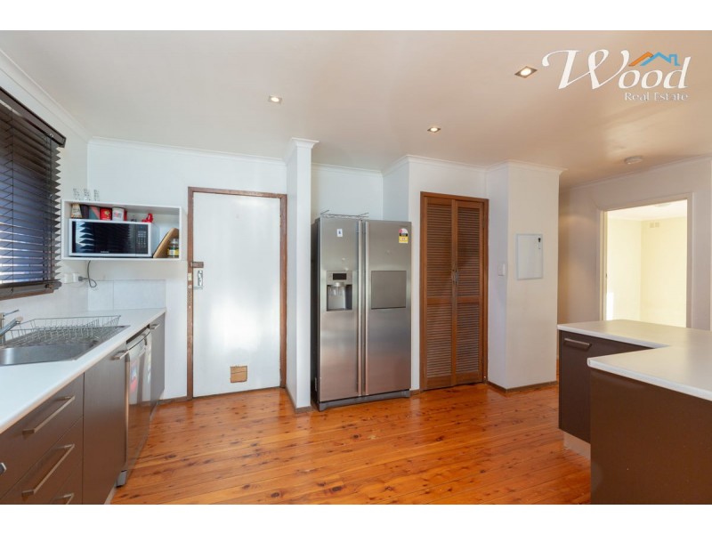 328 Parkland Crescent, Lavington NSW 2641