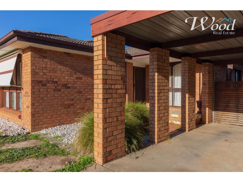 328 Parkland Crescent, Lavington NSW 2641