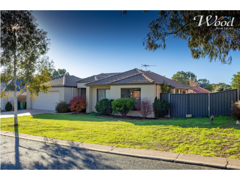 104 Hotham Circuit, Thurgoona NSW 2640