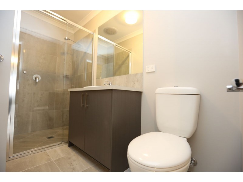 4A Paddlesteamer Court, Thurgoona NSW 2640