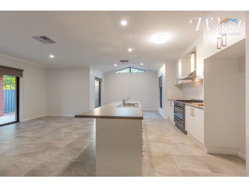 1 Wills Crt, Thurgoona NSW 2640