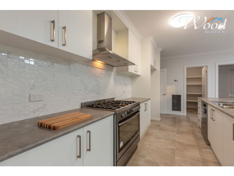 1 Wills Crt, Thurgoona NSW 2640