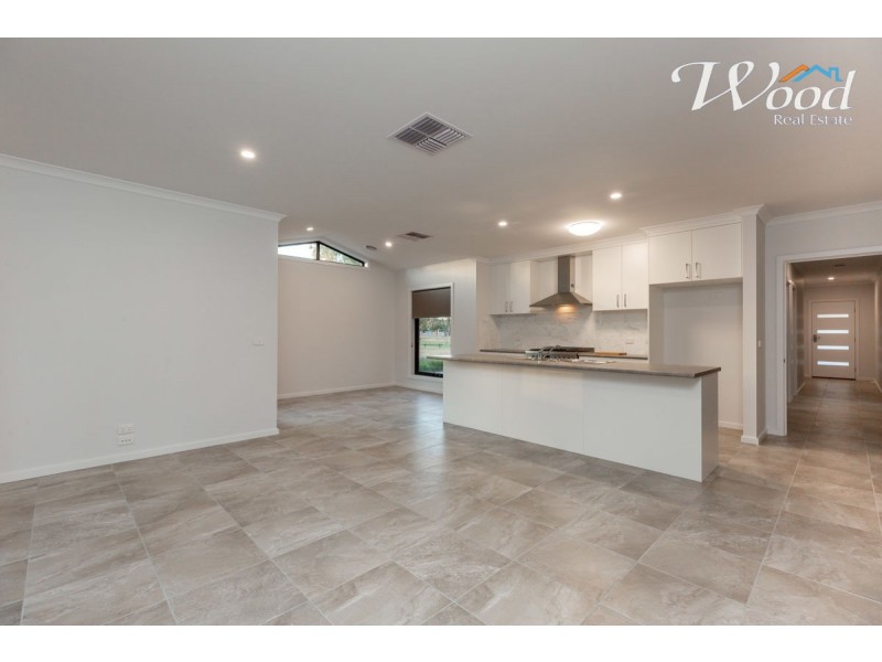 1 Wills Crt, Thurgoona NSW 2640