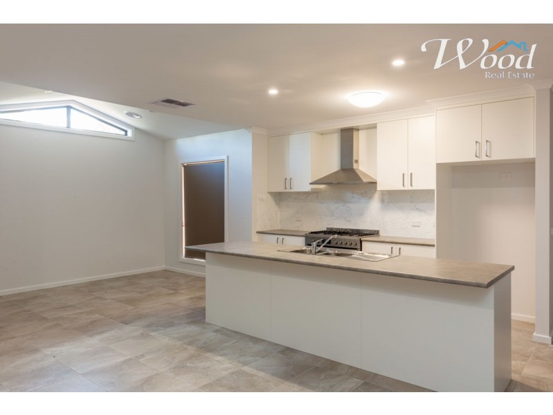 1 Wills Crt, Thurgoona NSW 2640