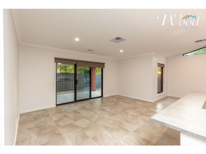 1 Wills Crt, Thurgoona NSW 2640