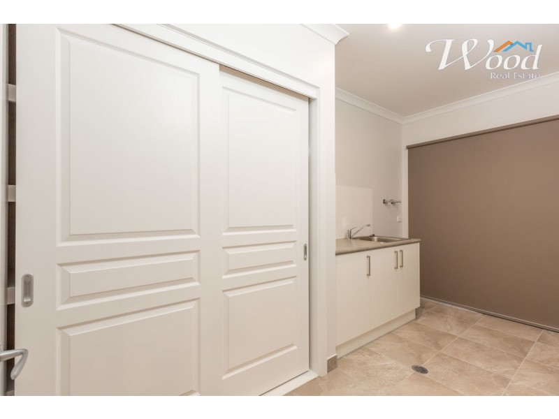 1 Wills Crt, Thurgoona NSW 2640