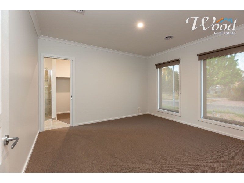 1 Wills Crt, Thurgoona NSW 2640