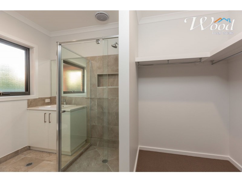 1 Wills Crt, Thurgoona NSW 2640