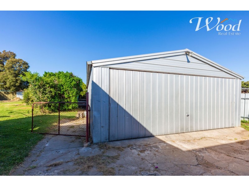 496 Prune St, Lavington NSW 2641