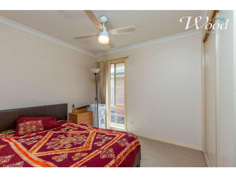 4/2 Owen Court, Lavington NSW 2641