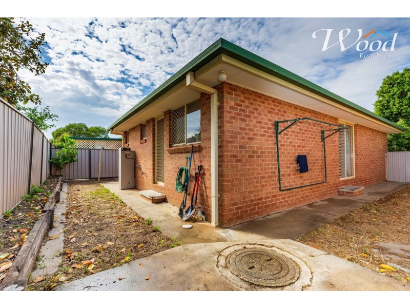 4/2 Owen Court, Lavington NSW 2641