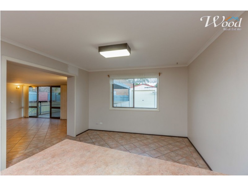321 Mark Cres, Lavington NSW 2641