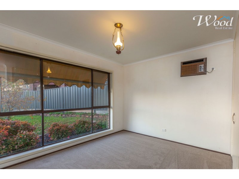 321 Mark Cres, Lavington NSW 2641
