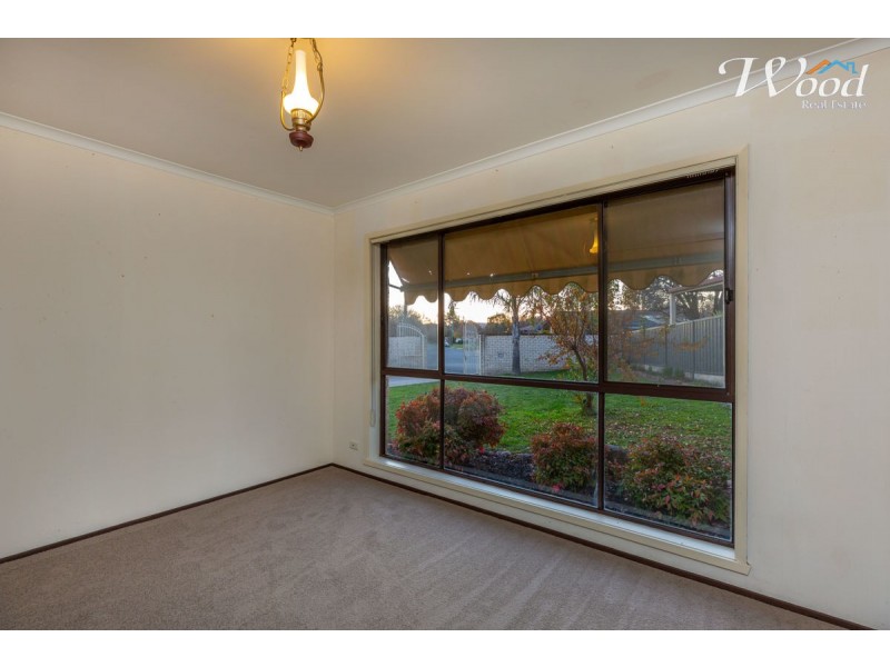 321 Mark Cres, Lavington NSW 2641