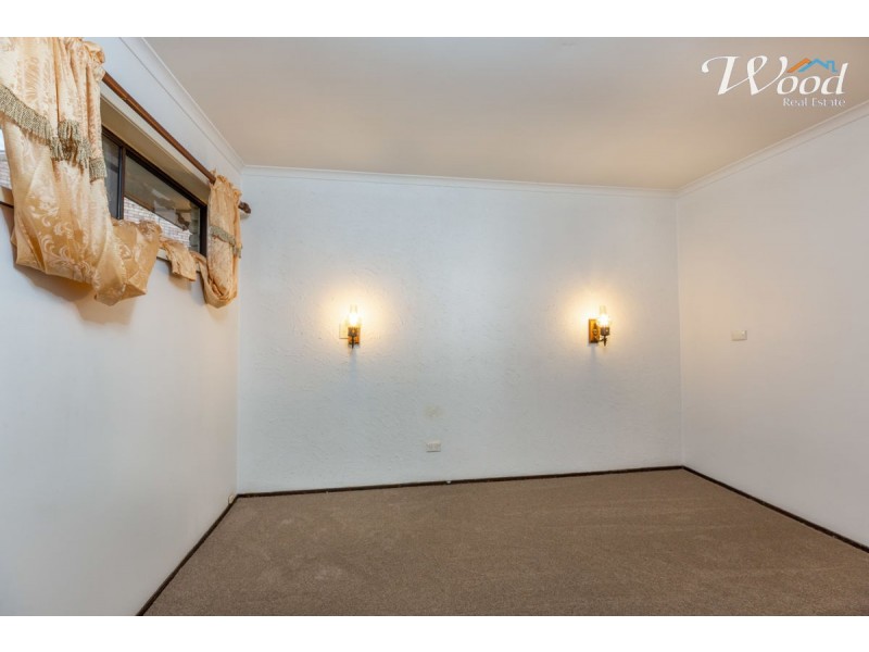 321 Mark Cres, Lavington NSW 2641